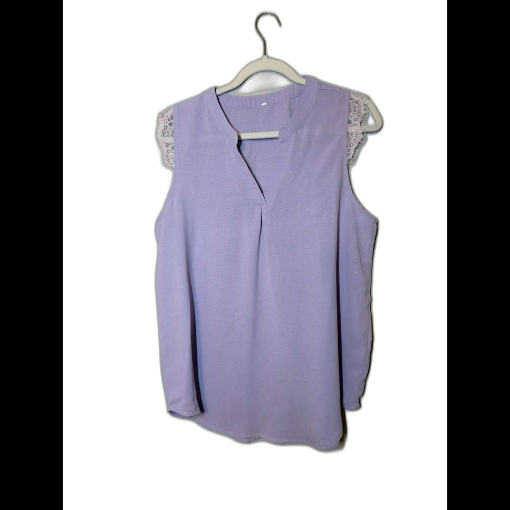 Women's V-neck Lace Trim Sleeveless Blouse